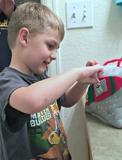 Tooth Fairy Pillow How to, Space tooth fairy pillow, tooth fairy pillow for a boy, easy tooth fairy pillow, tooth fairy pillow with felt, lost tooth