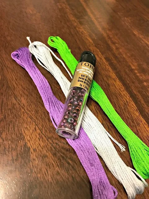 American Girl of the Year, Gabriela American Girl, Easy Friendship bracelet tutorial with pictures, Friendship bracelet for American girl, American girl crafts