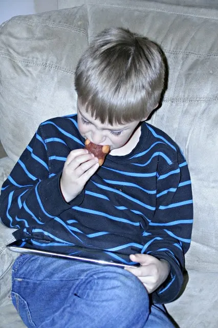 #2Good2Bear #DiscoverTeddy #ad, Effortless Snacking Station, TEDDY SOFT BAKED Filled Snacks, How to develop independence in your children, single mom hacks