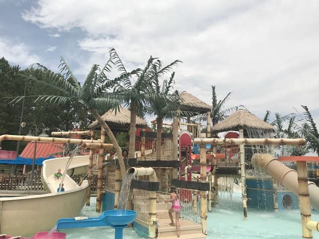 Colorado water park, Water world in Colorado, what is tube valet at water world, what is the pharaohs feast at water world, Colorado travel blogger, Colorado mom blogger, Denver travel blogger, Denver mom blogger, Colorado Lifestyle Blogger, Denver Lifestyle blogger