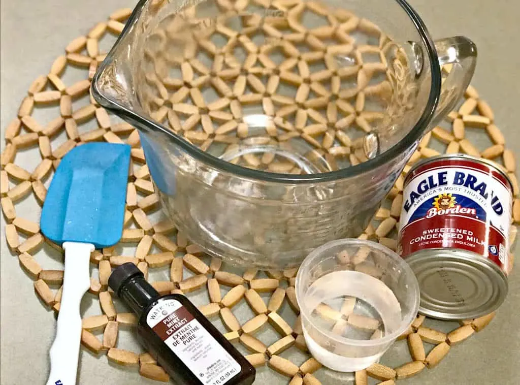 How to make mint cheesecake icebox pie