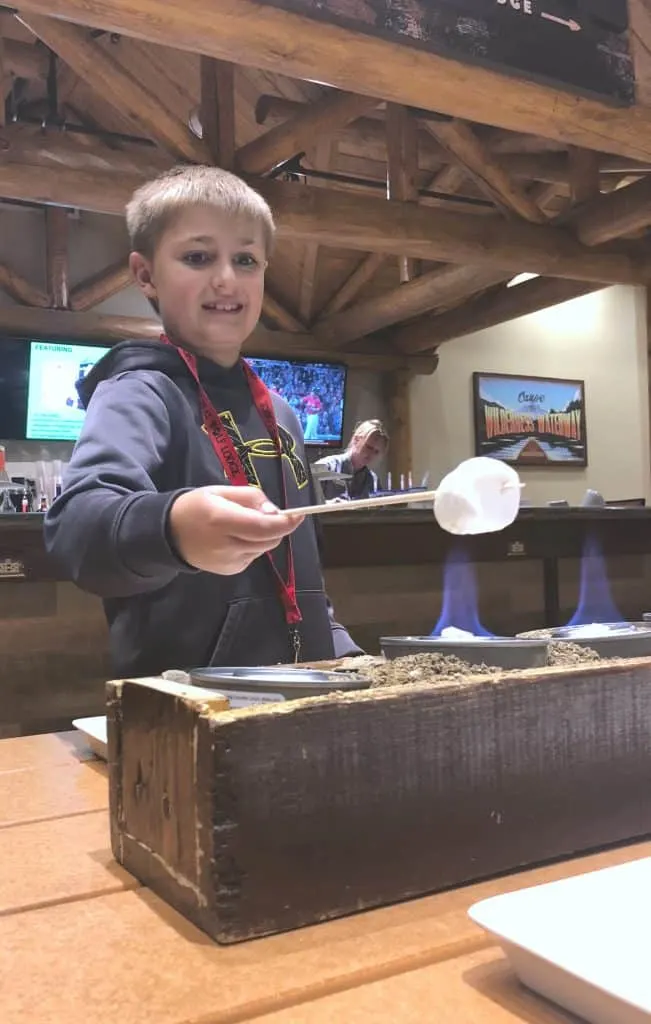 Great Wolf Lodge, Great Wolf Lodge Colorado, Great Wolf Lodge Review, Honest Review of Great Wolf Lodge, Is Great Wolf Lodge worth the money, What activities can you do at Great Wolf Lodge, Restaurants of Great Wolf Lodge, Family Friendly indoor waterpark, indoor water park colorado