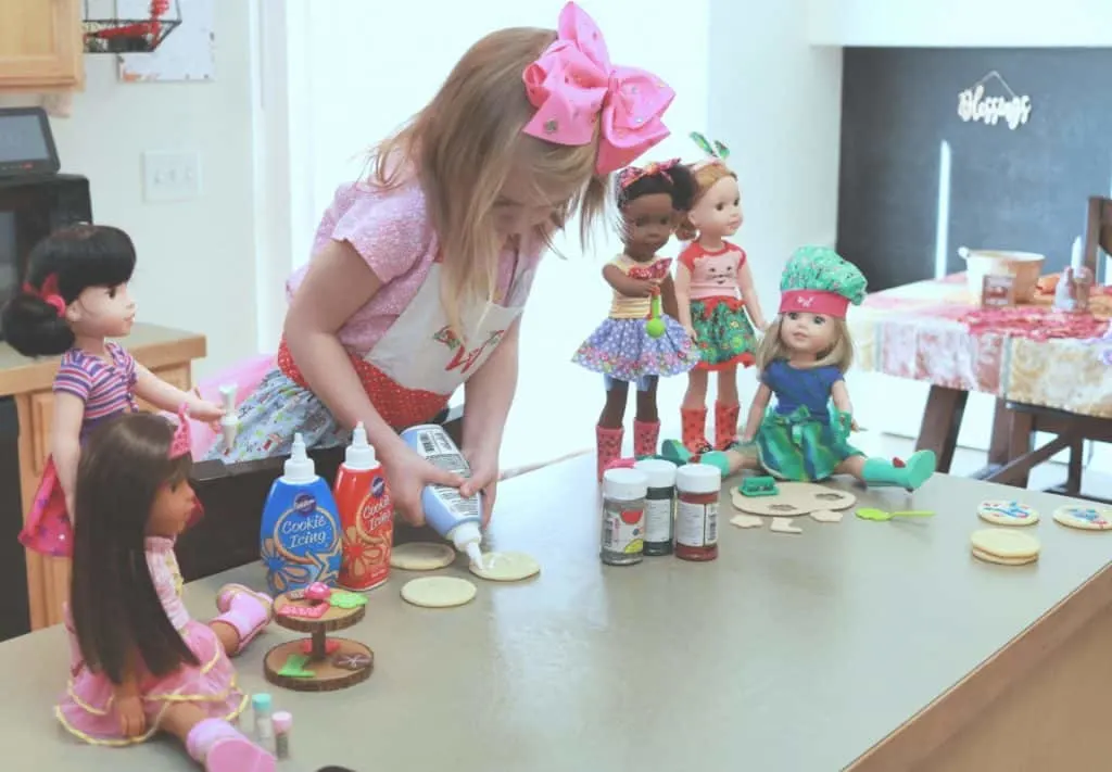 Cookie Baking, American Girl WellieWishers, WellieWishers Emerson, WellieWishers Accessories, WellieWishers Kendall