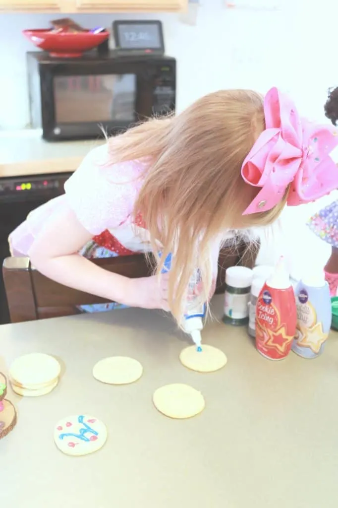 Cookie Baking, American Girl WellieWishers, WellieWishers Emerson, WellieWishers Accessories, WellieWishers Kendall