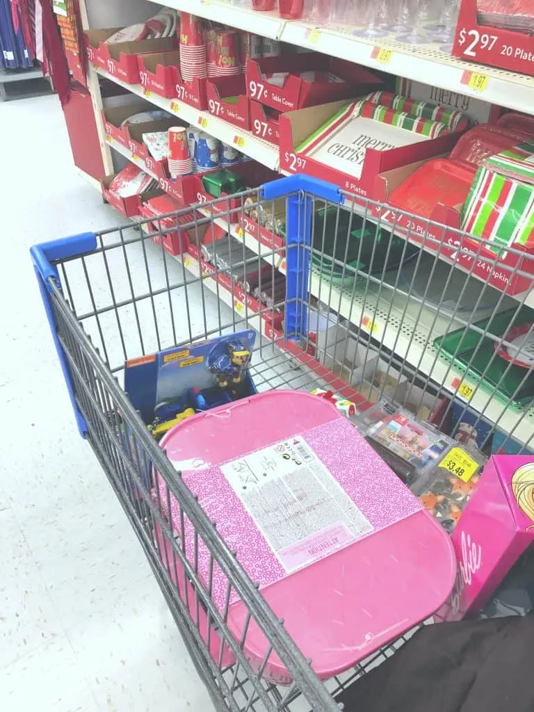 Holiday Shopping is easy with walmart, Holiday shopping at Walmart, Walmart deals for 2018 holidays, how to save time at walmart during the holidays, how to save big during the holidays