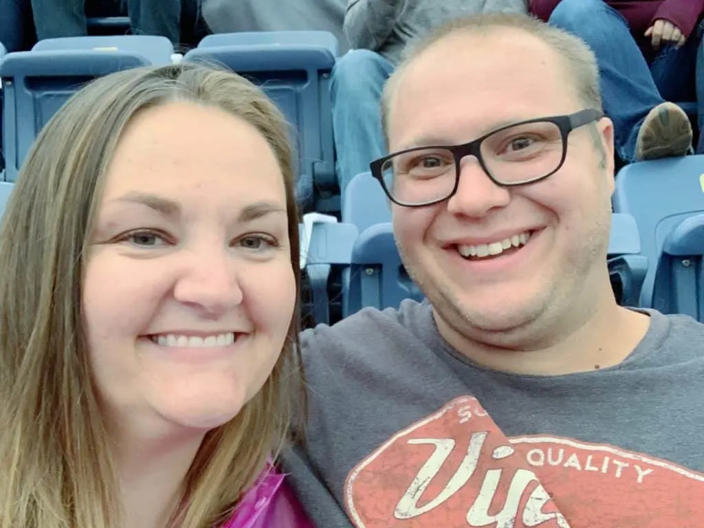 Couple at Garth Brooks concert
