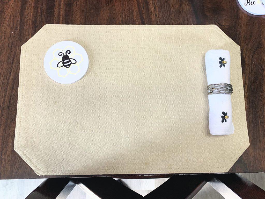 Bee Kitchen Place Setting